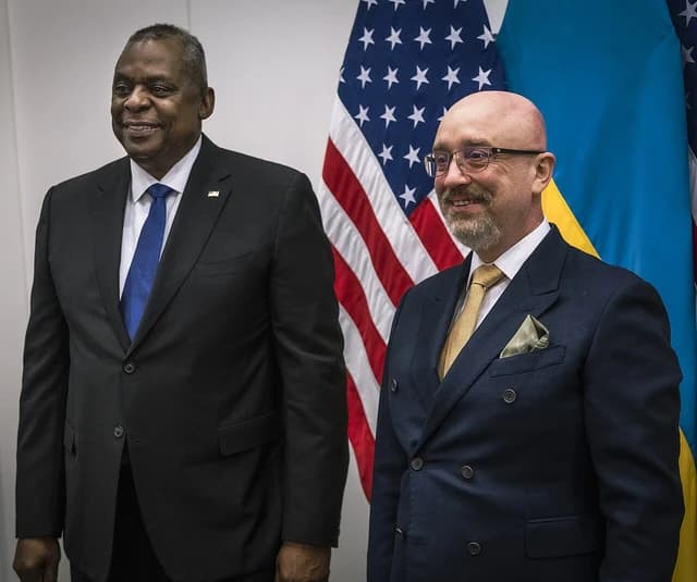 Lloyd Austin, US Secretary of Defense, with Oleksii Reznikov, Minister of Defence of Ukraine.