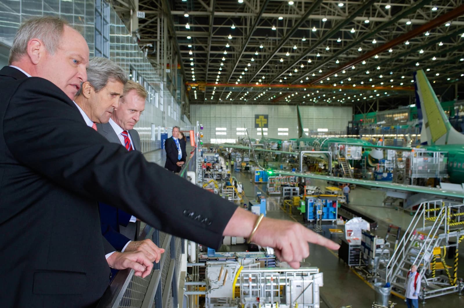 John Kerry, US Secretary of State, observes the Boeing 737 assembly line.