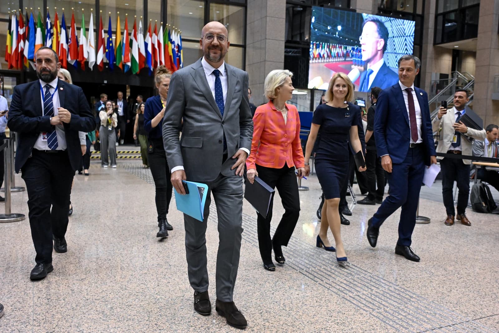 Charles Michel, President of the European Council, walks with Ursula von der Leyen and Kaja Kallas.