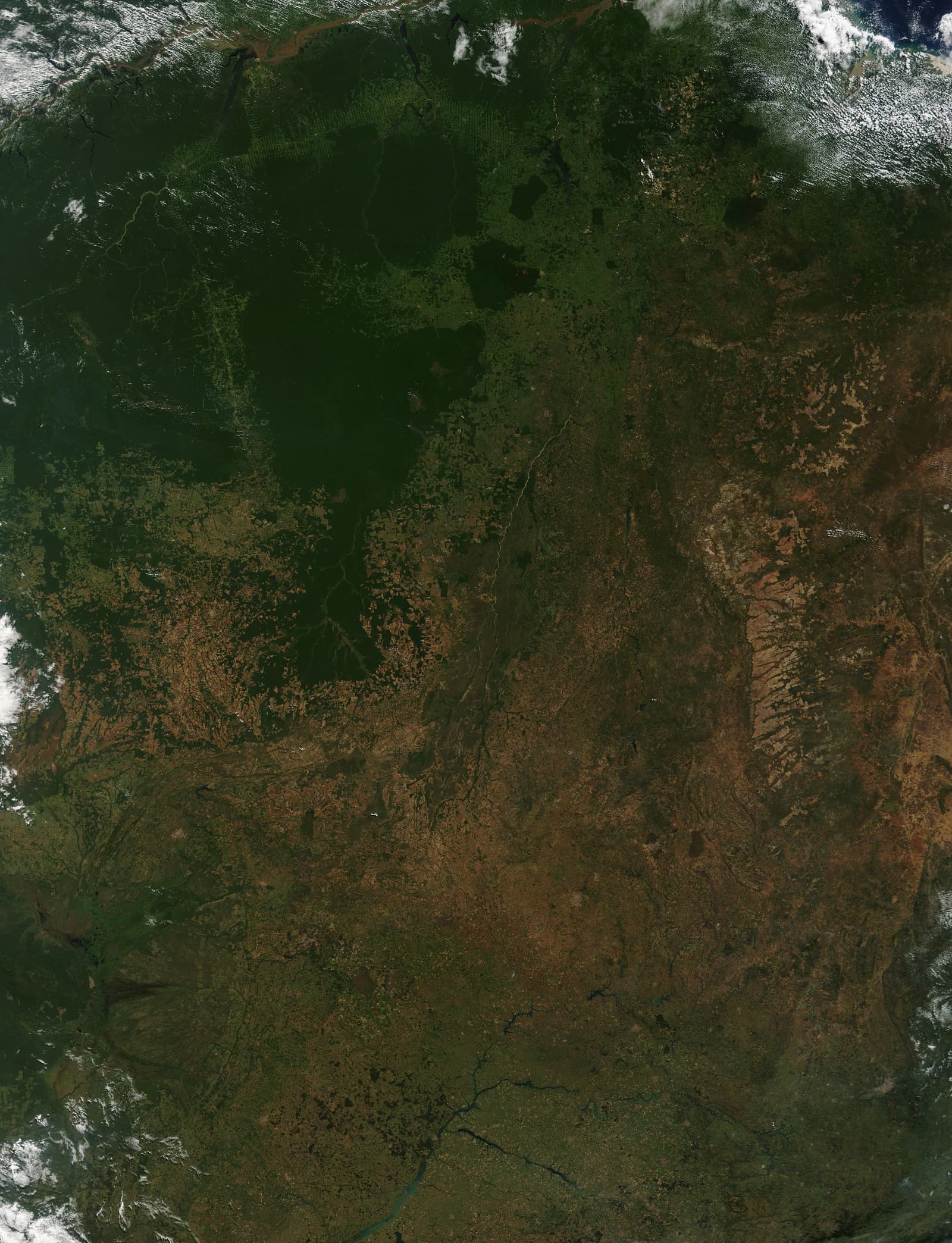 Satellite image of Central Brazil from June 2016, displaying land use patterns.