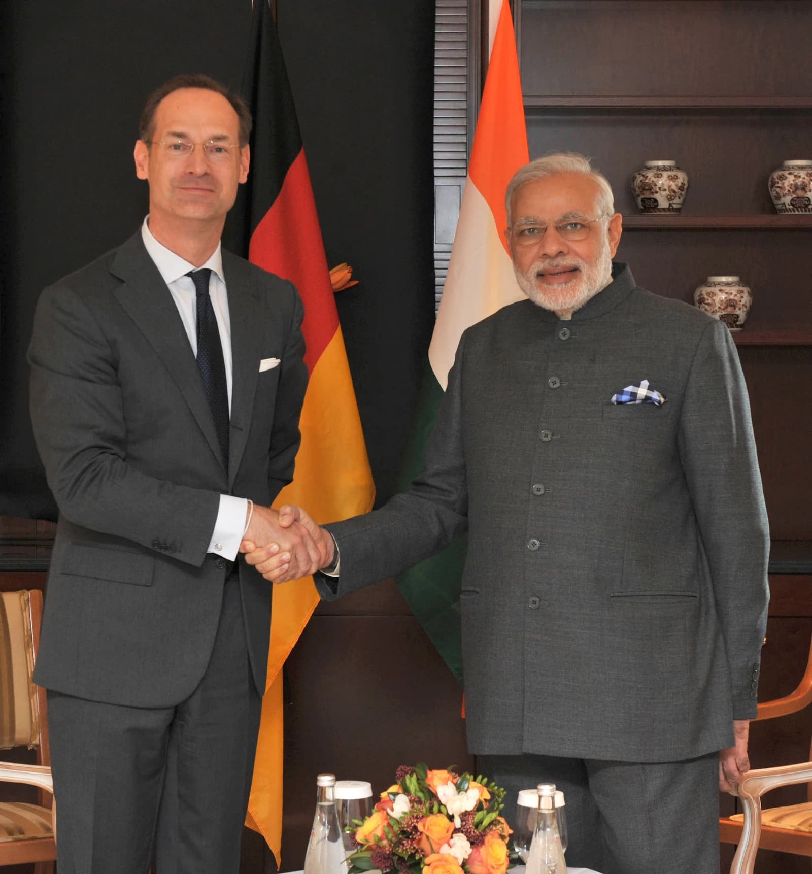 Oliver Baete, CEO of Allianz, shaking hands with Prime Minister Narendra Modi.