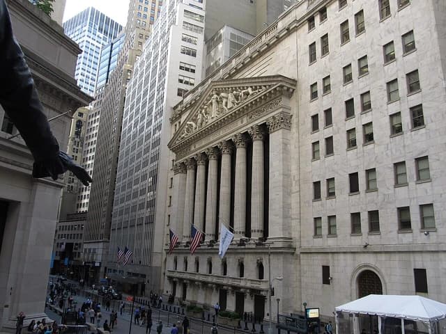 Main entrance of the New York Stock Exchange building on Broad Street, Manhattan.