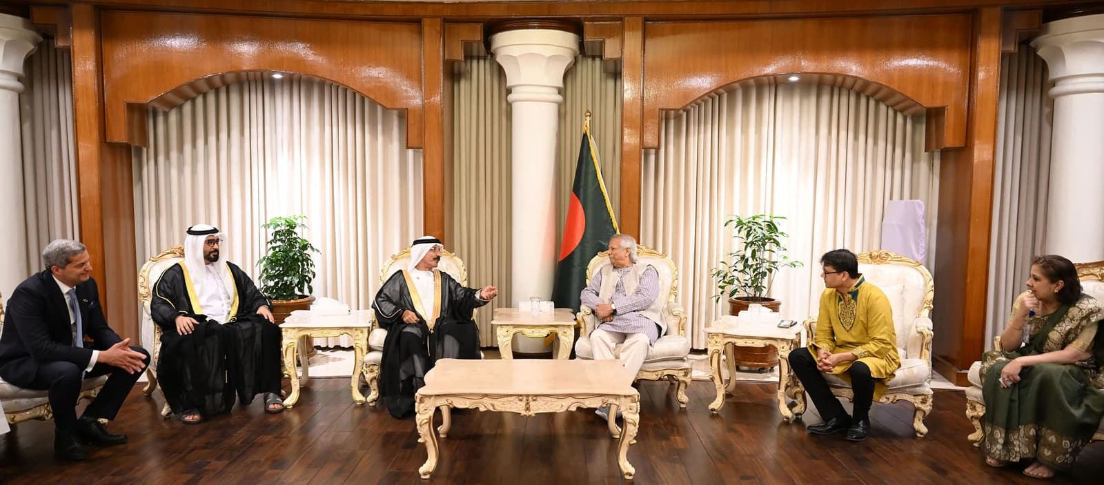 Sultan Ahmed bin Sulayem, DP World Chairman and CEO, meeting Muhammad Yunus at the State Guest House Jamuna Dhaka.