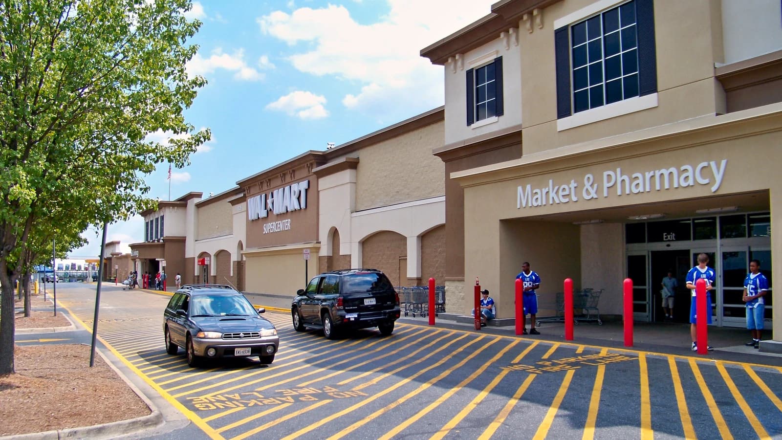 Exterior view of a Walmart Supercenter in Staunton, Virginia.