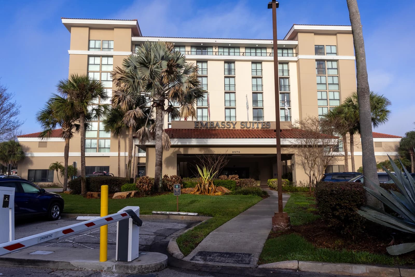 Exterior view of the Embassy Suites by Hilton Orlando International Drive Convention Center.
