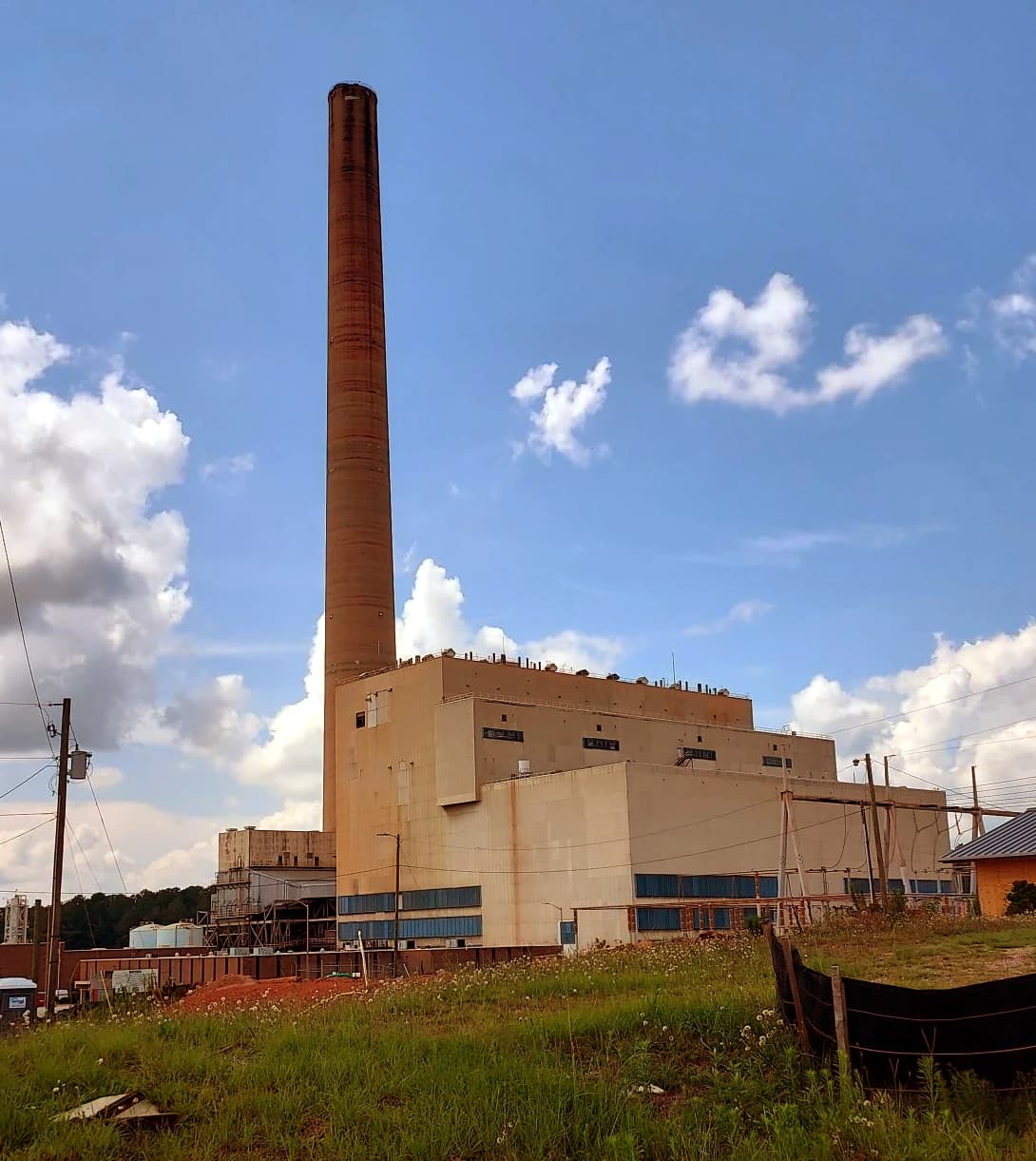 Exterior view of the Georgia Power Yates natural gas-fired generating plant.