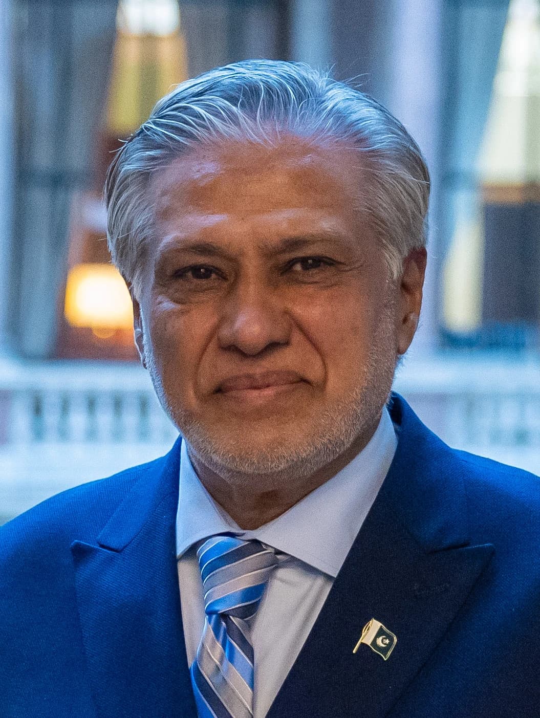 Mohammad Ishaq Dar, Pakistani politician, wearing a suit and tie.