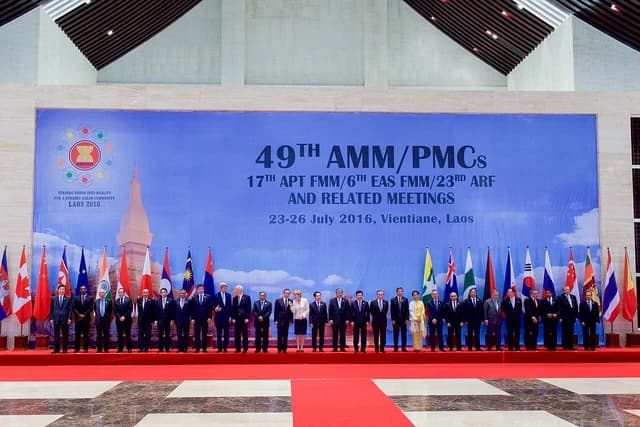 Secretary Kerry poses with fellow foreign ministers at the National Convention Center in Vientiane.