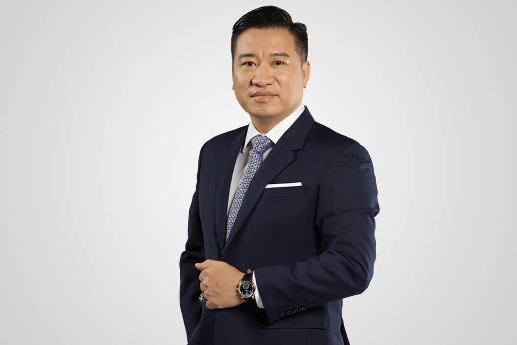 Nguyễn Đình Trung, Chairman of Hung Thinh Land, posing for a portrait.
