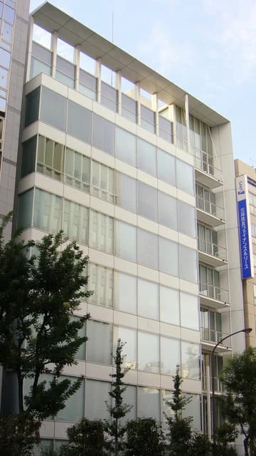 Building that houses the headquarters of Sumitomo Mitsui Finance and Leasing Company.