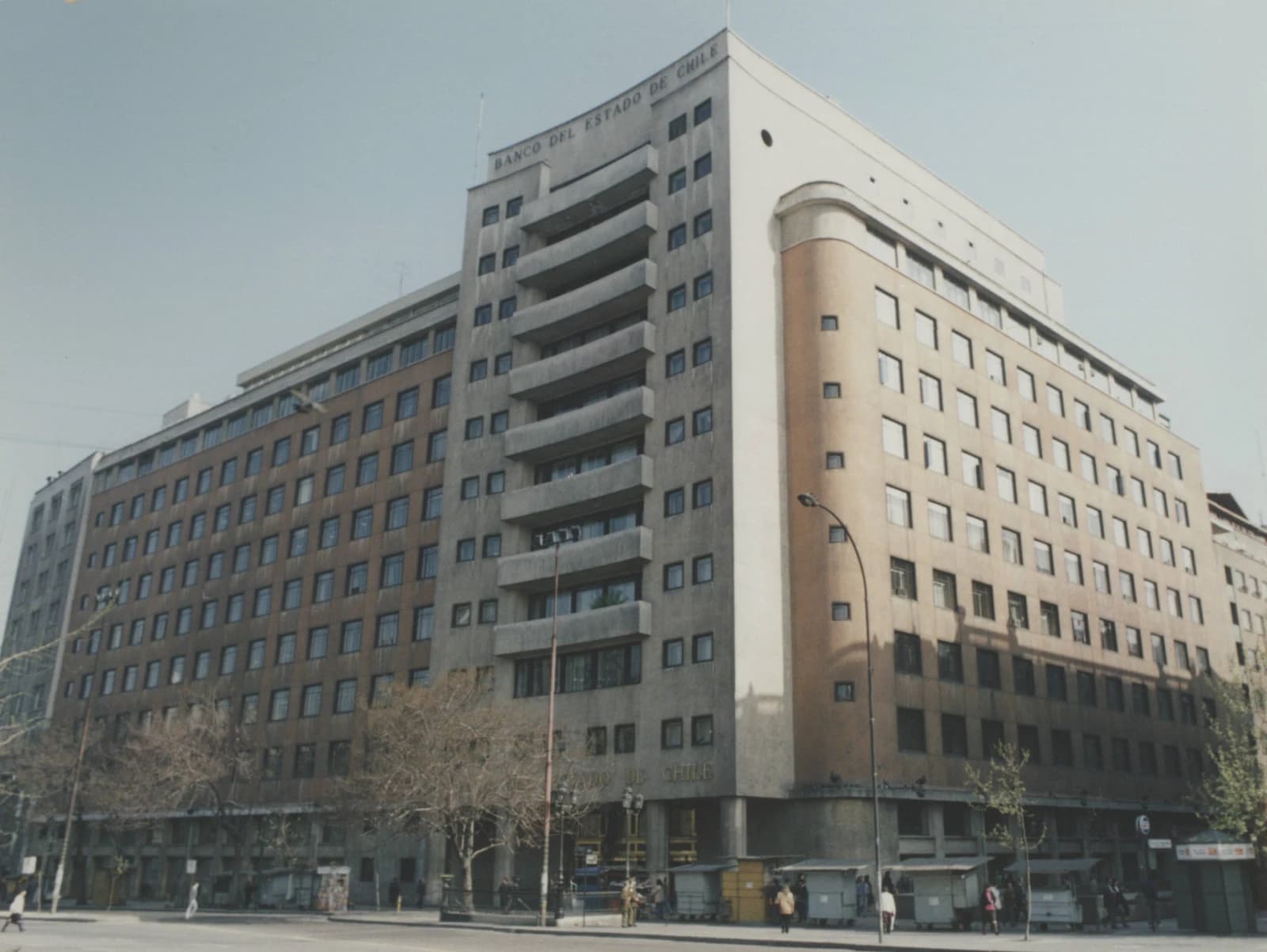 Casa Central del Banco del Estado de Chile building, a large concrete and brick structure.