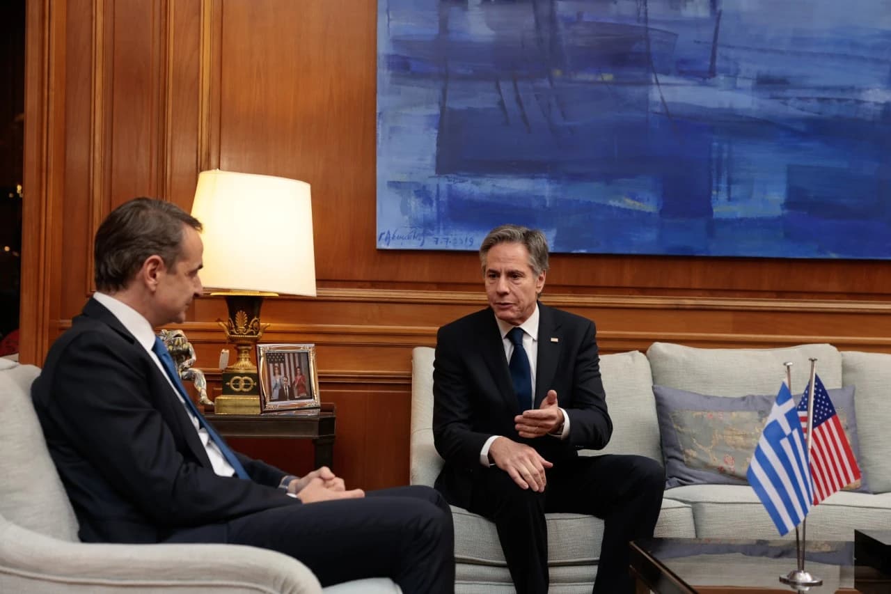 Antony Blinken, US Secretary of State, speaking with Greek Prime Minister Kyriakos Mitsotakis.
