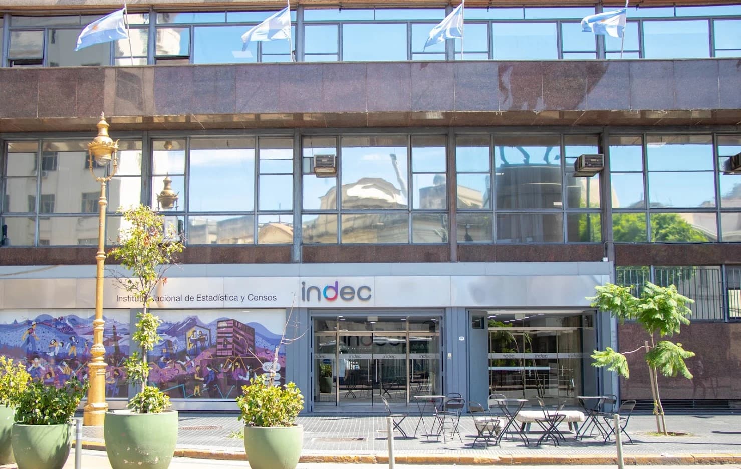 Exterior view of the INDEC building, Argentina's national statistics institute.