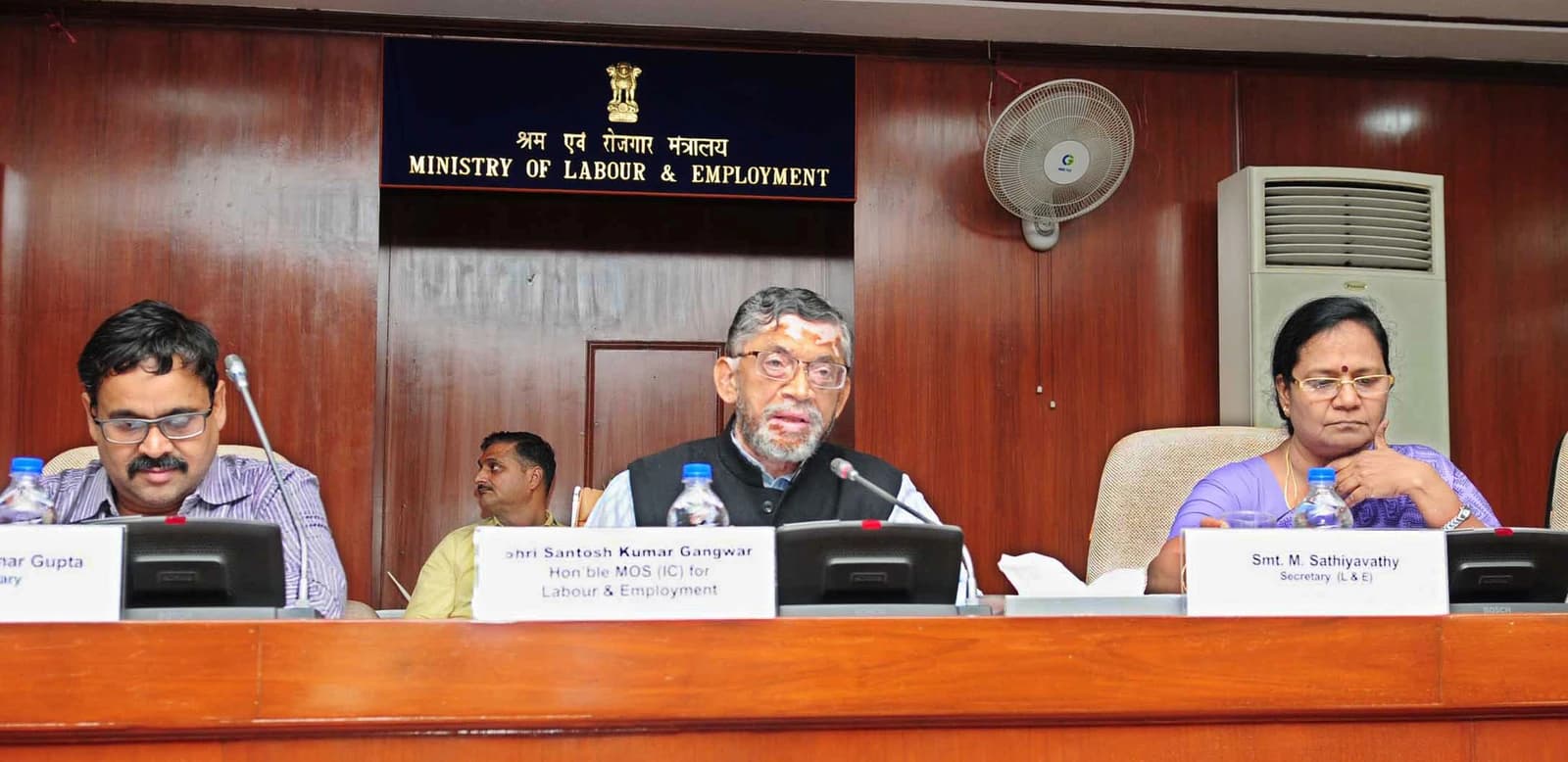 Shri Santosh Kumar Gangwar, Minister of State, speaking at a press conference.