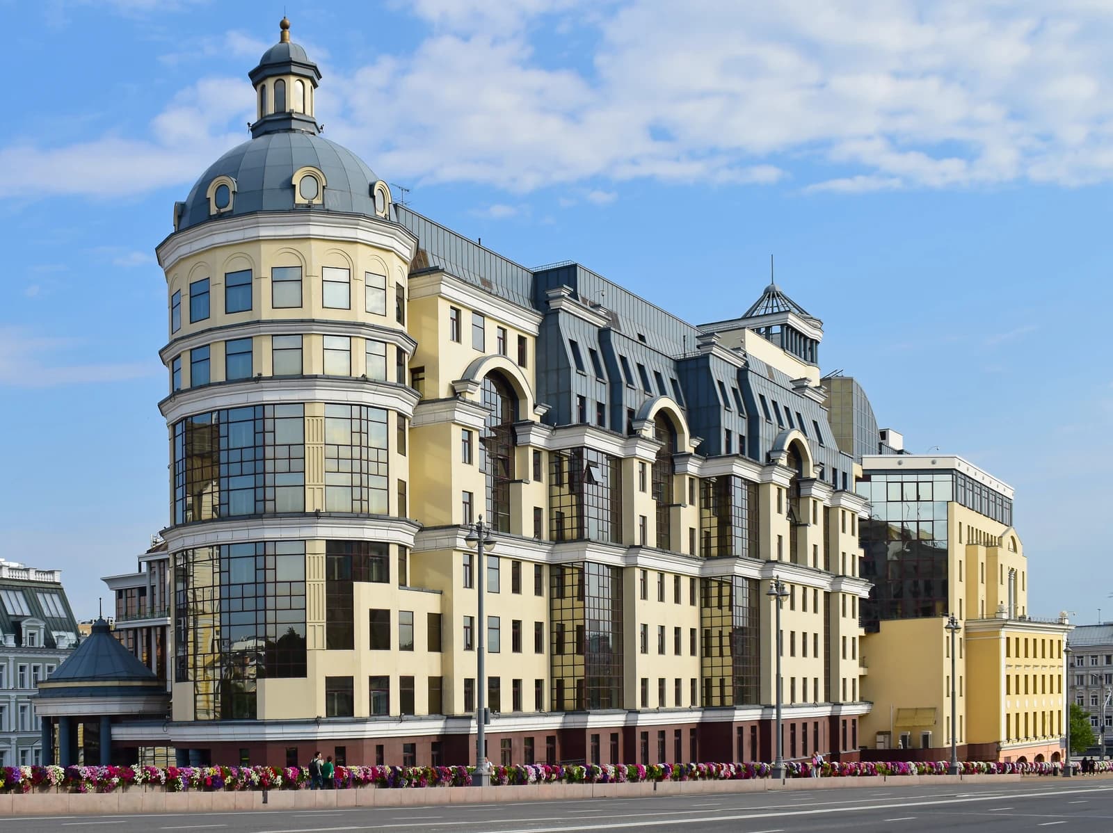 Bank building on Balchug 2 in Moscow, Russia, with an ornate dome and many windows.