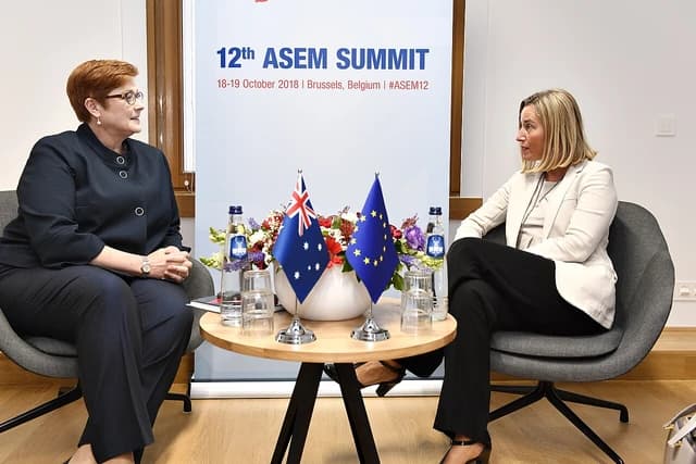 Marise Payne, Australian Minister for Foreign Affairs, talking with Federica Mogherini, EU High Representative.