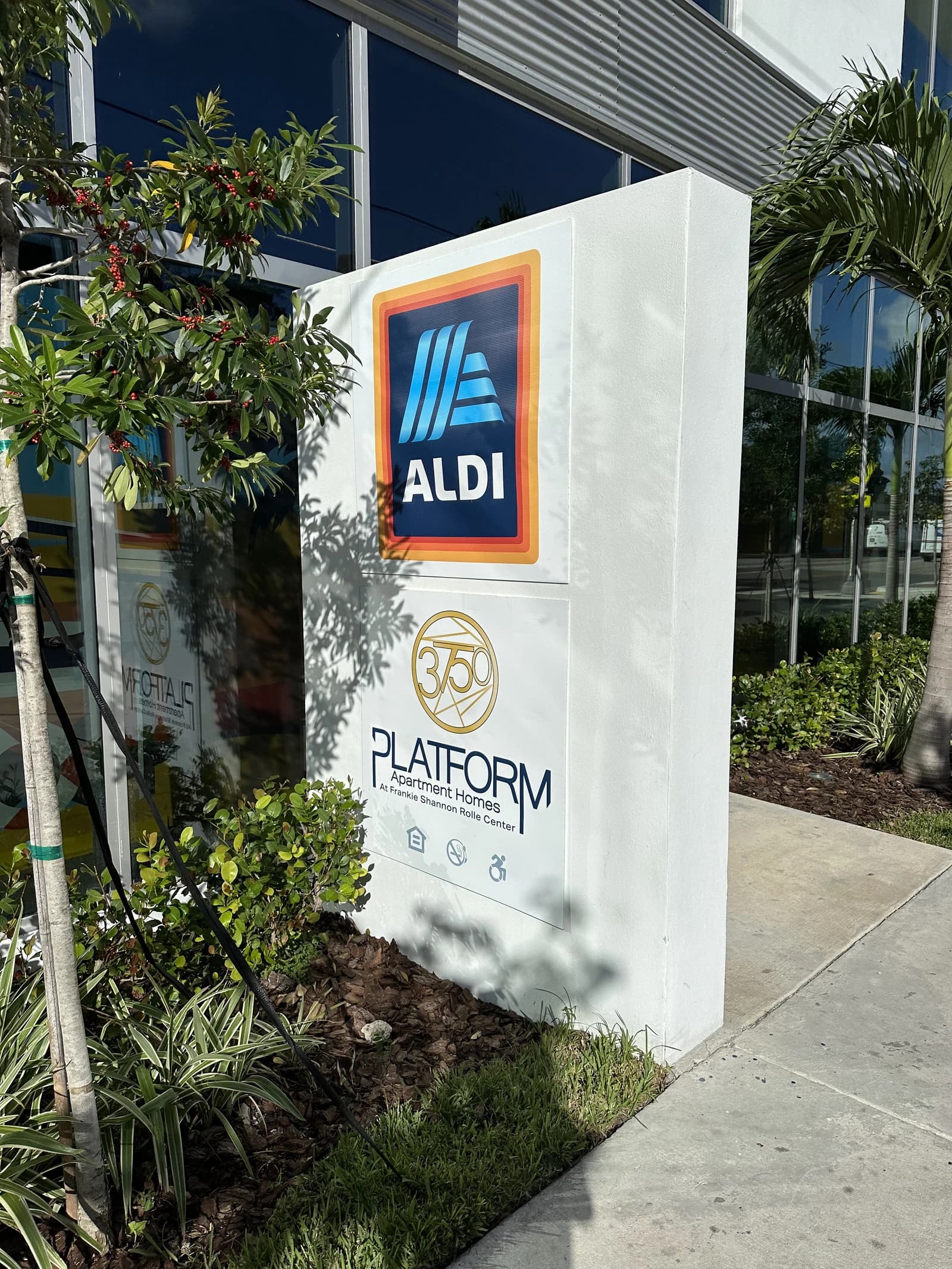 Aldi sign outside new grocery store in Miami, Florida.