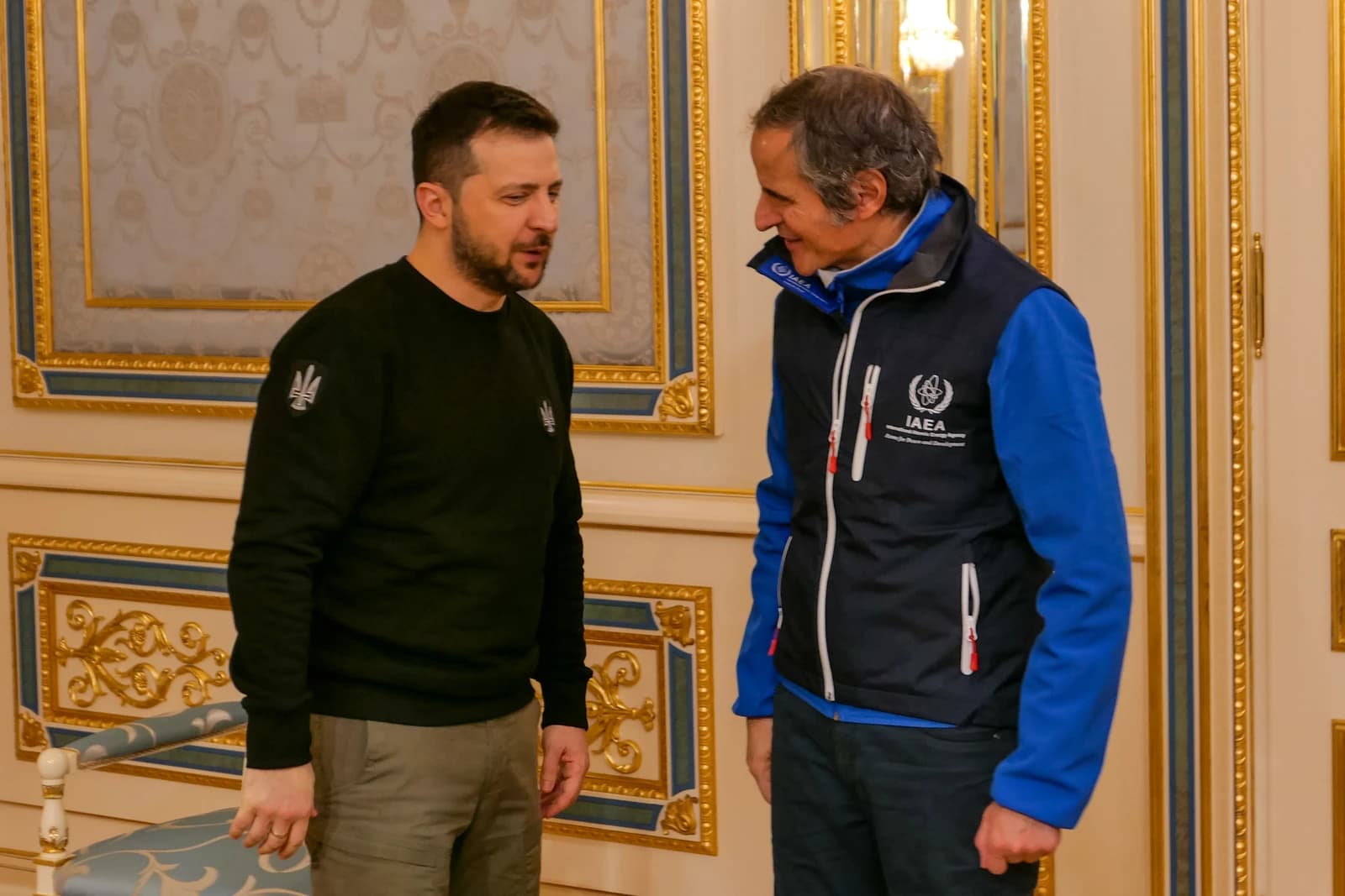 Ukrainian President Volodymyr Zelensky speaking with IAEA Director General Rafael Mariano Grossi.