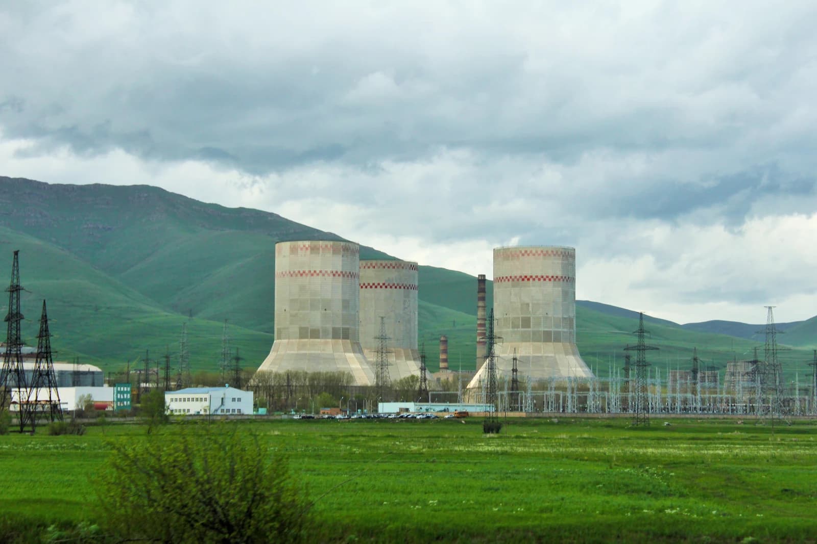 Hrazdan Thermal Power Plant in Armenia with large cooling towers and power lines.