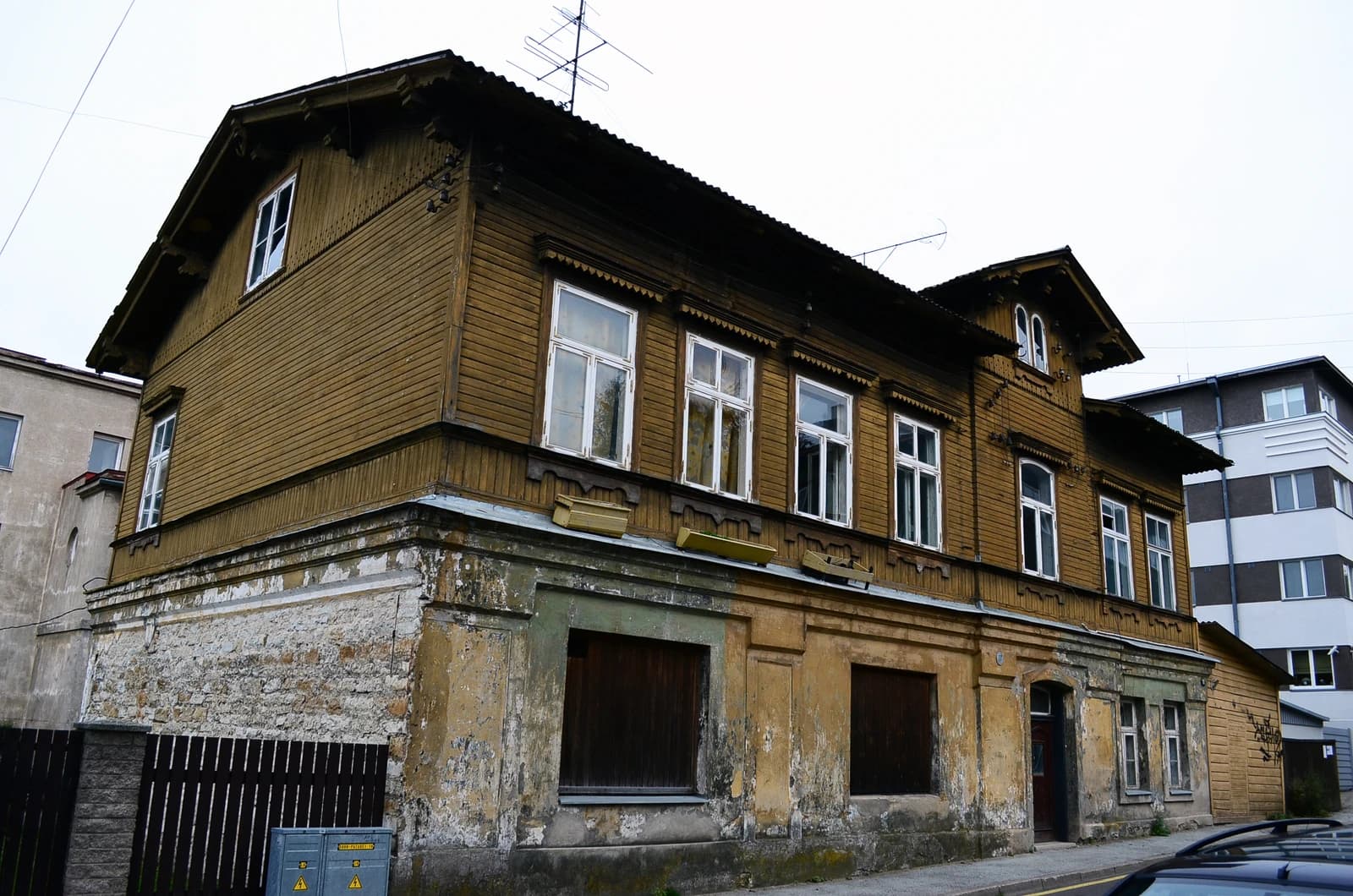 Exterior view of the Elamu-ladu Suur-Patarei 18 building in Tallinn.