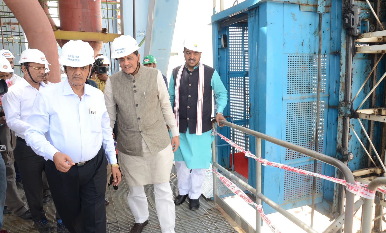 Shri Piyush Goyal, Minister of State, visiting the Meja Thermal Power Project.