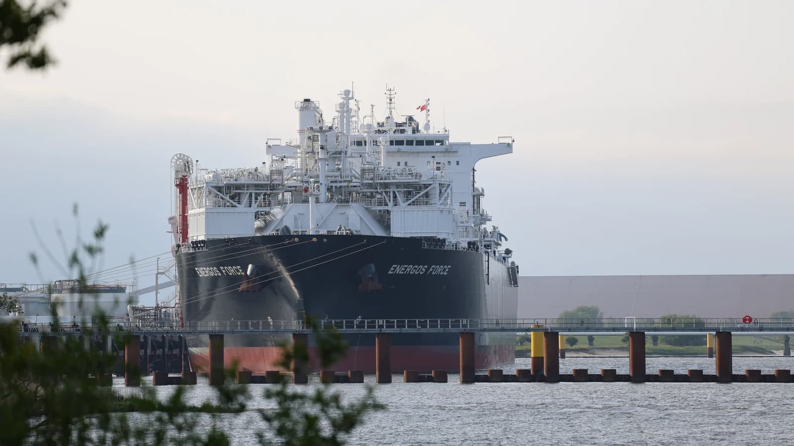LNG tanker Energos Force docked at the industrial port of Stade.
