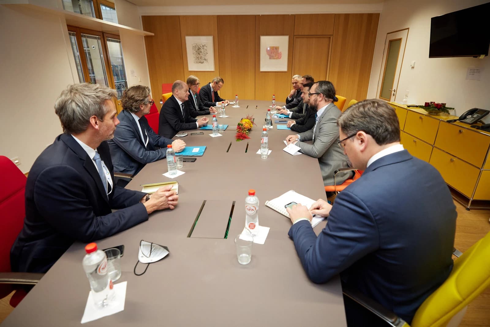 Group of officials, including Ukrainian President, attending the Eastern Partnership Summit.
