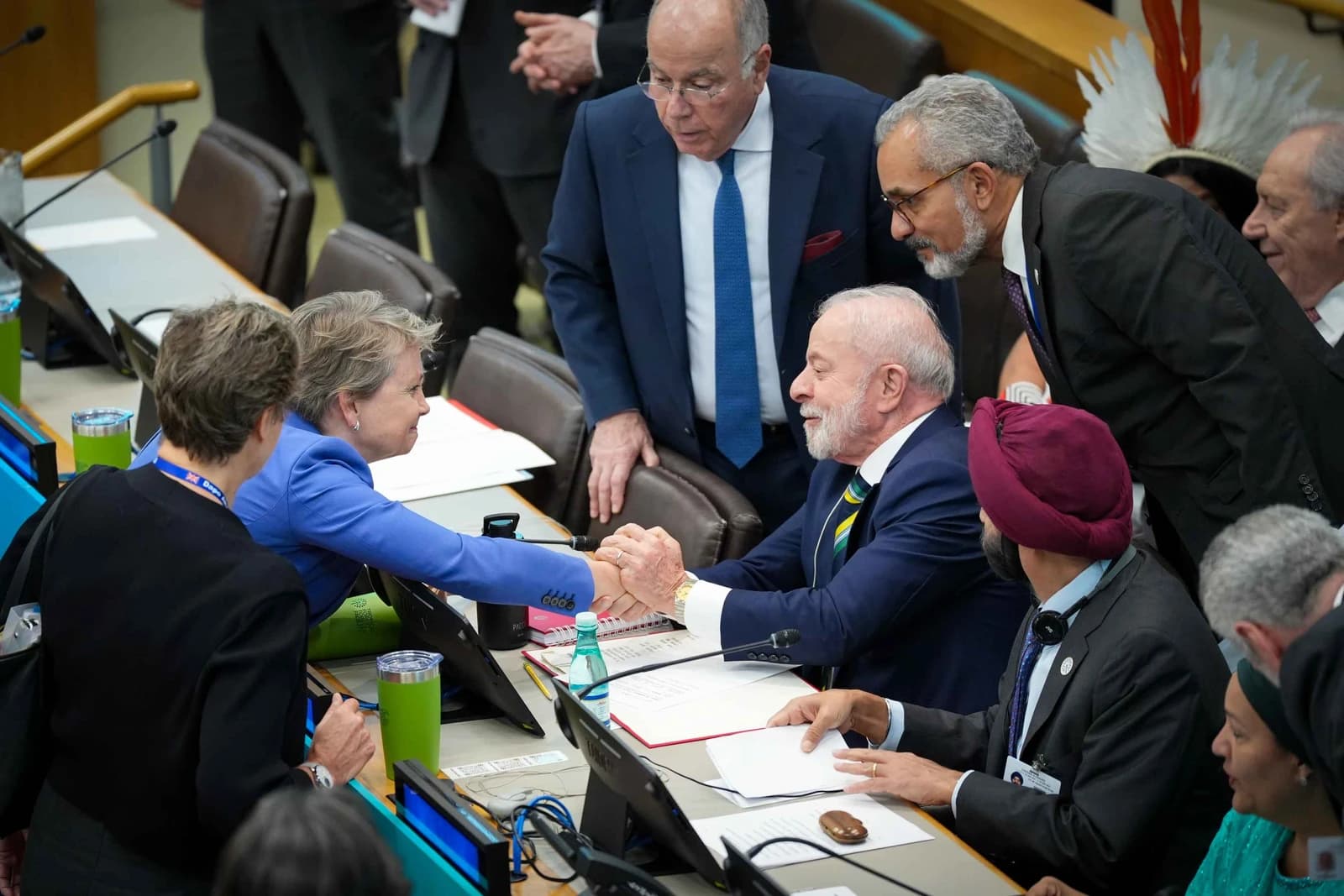 Yvette Cooper, UK Foreign Secretary, shaking hands with Brazil's President Lula da Silva at the United Nations.