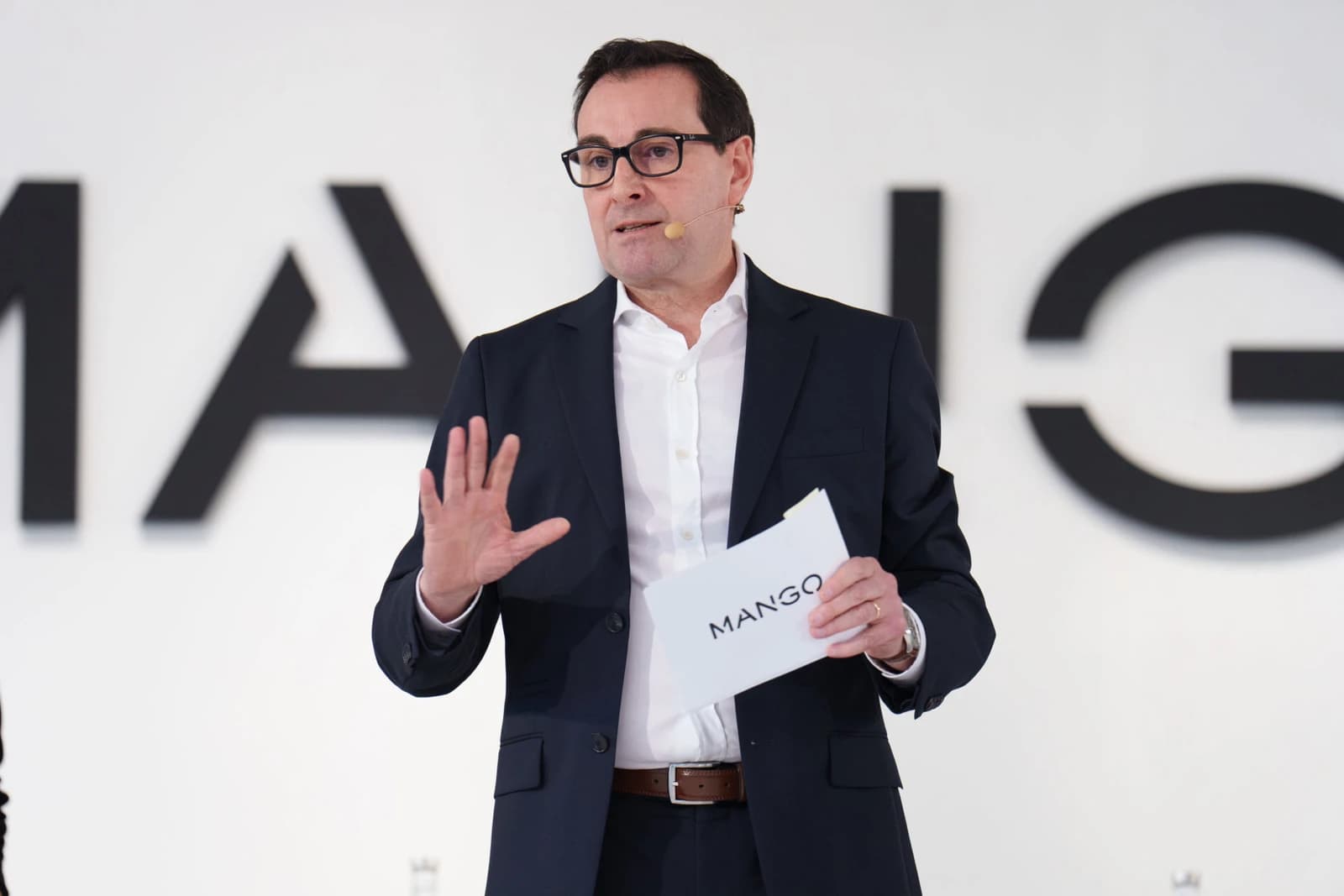 Toni Ruiz, CEO of Mango, addresses an audience on stage.