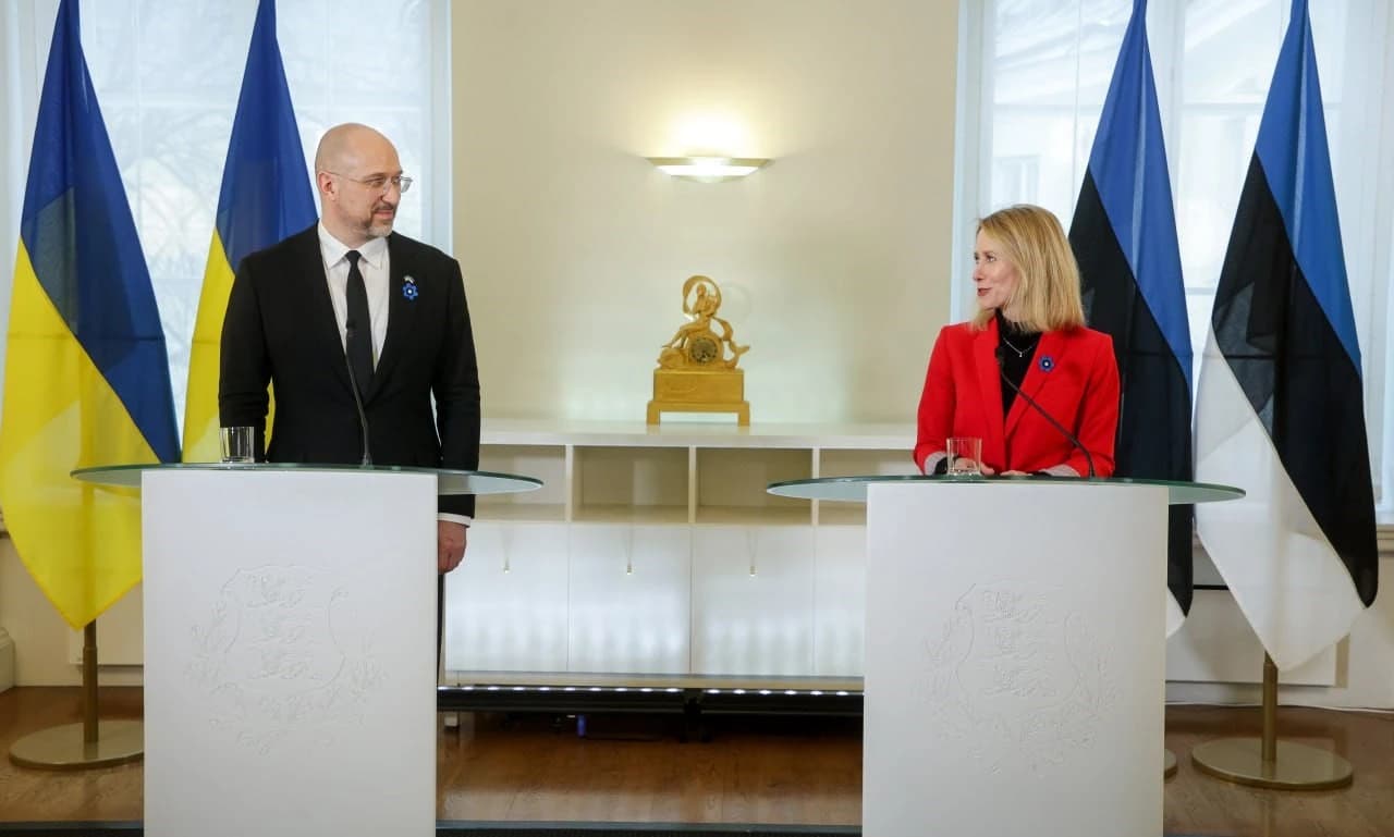 Denys Shmyhal, Prime Minister of Ukraine, and Kaja Kallas, Prime Minister of Estonia, at a press conference.