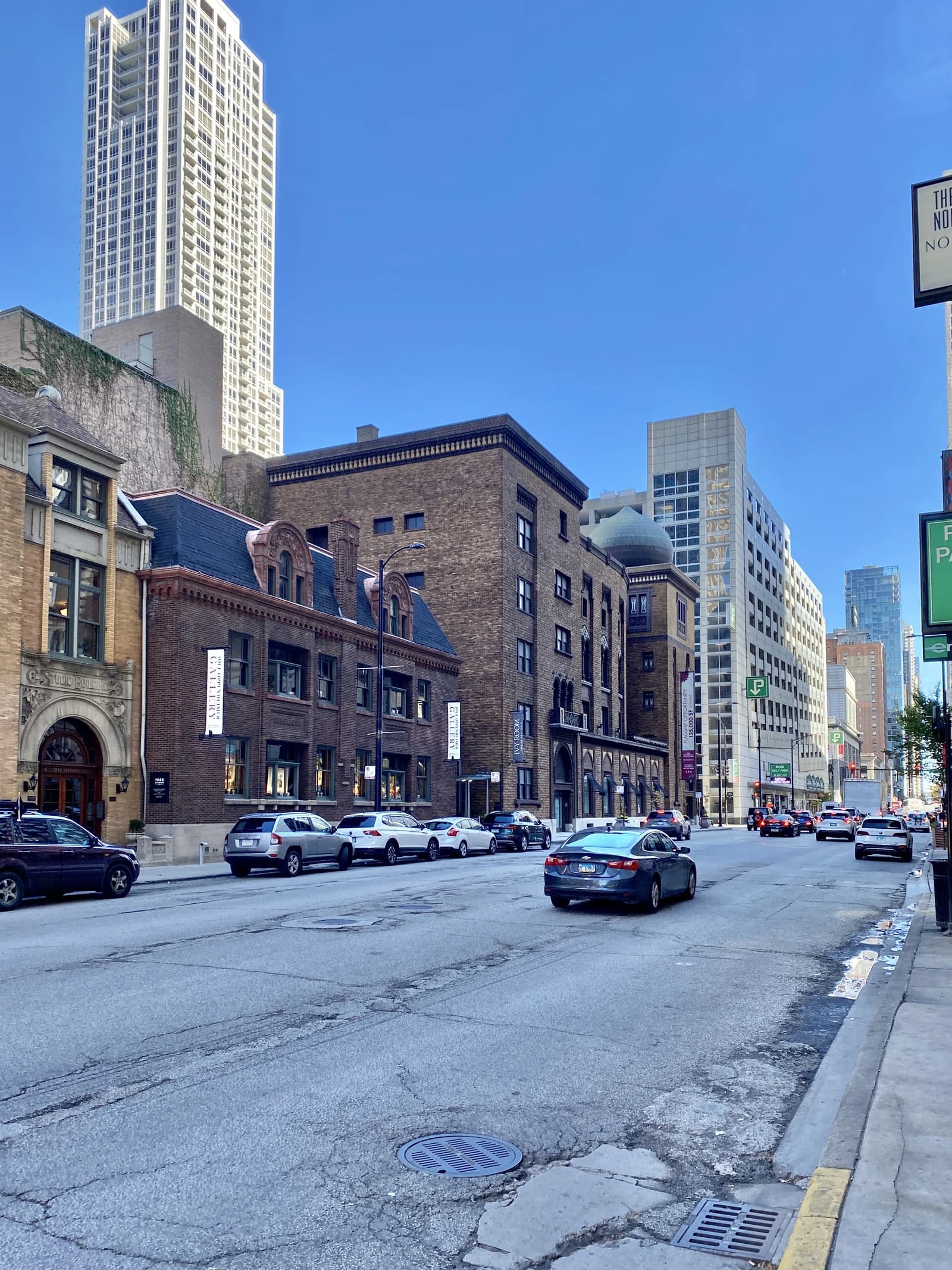 Street view of historic Tree Studio Building and Annexes in Chicago.
