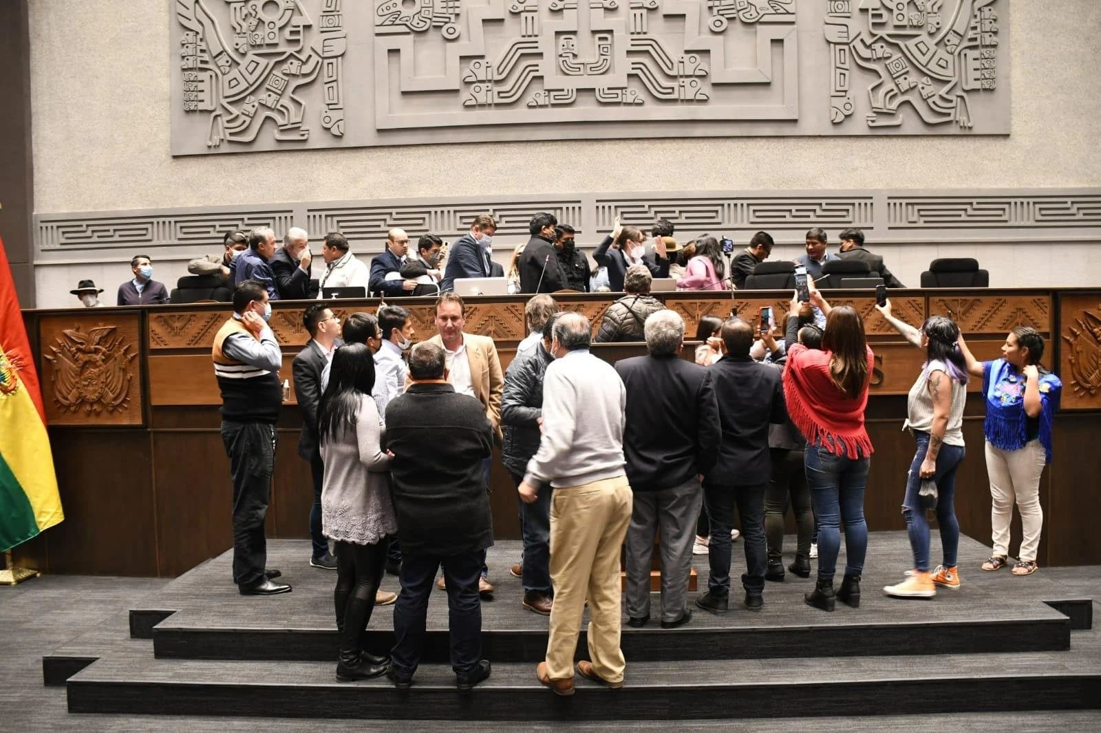 People gathered inside the Chamber of Deputies during the 57th Ordinary Session.