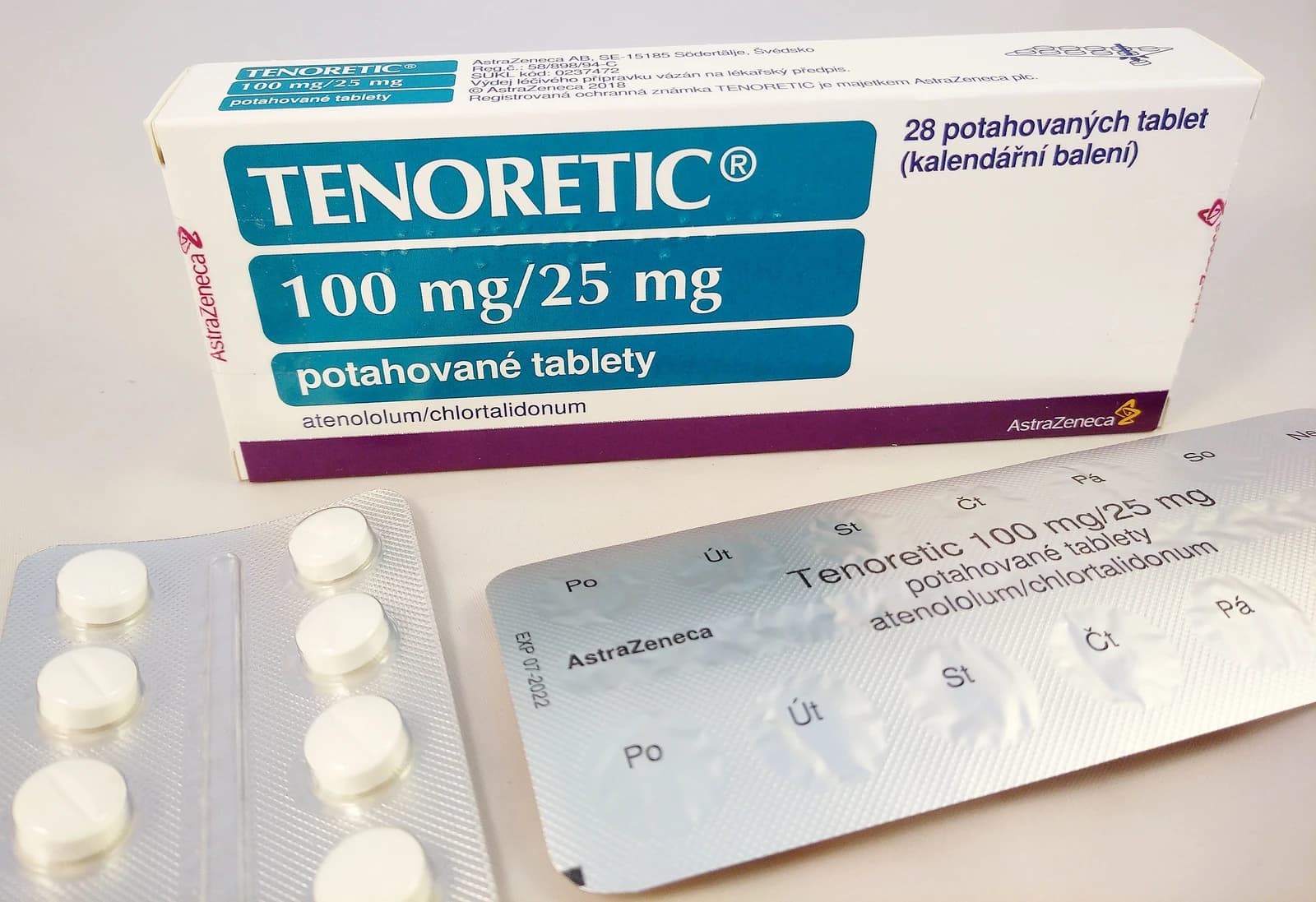 Tenoretic 100 mg/25 mg tablet packaging and blister packs from AstraZeneca.