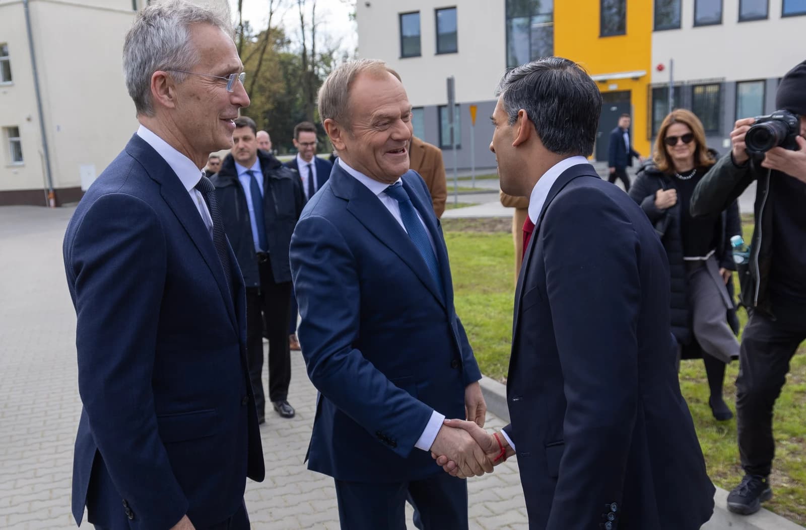 Donald Tusk, Prime Minister of Poland, shaking hands with Rishi Sunak, Prime Minister of the United Kingdom.