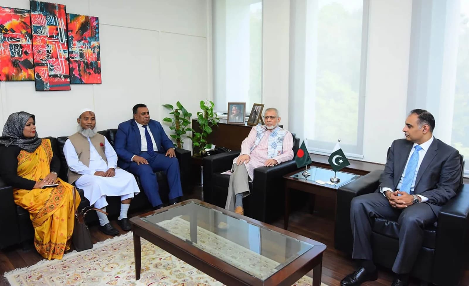 Anisuzzaman Chowdhury, Bangladesh Special Assistant for Finance, and Bilal Azhar Kayani, Pakistan Minister of State for Finance, meet in Islamabad.