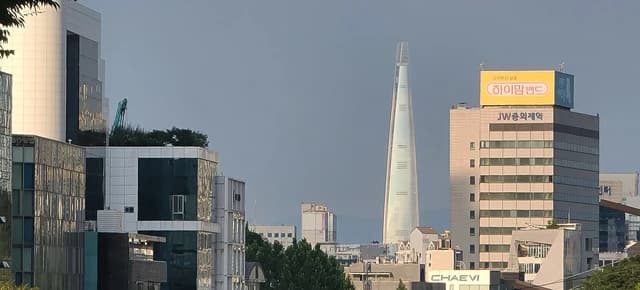 Buildings seen from Nambu Beltway, Seocho-gu, with Lotte World Tower in the distance.