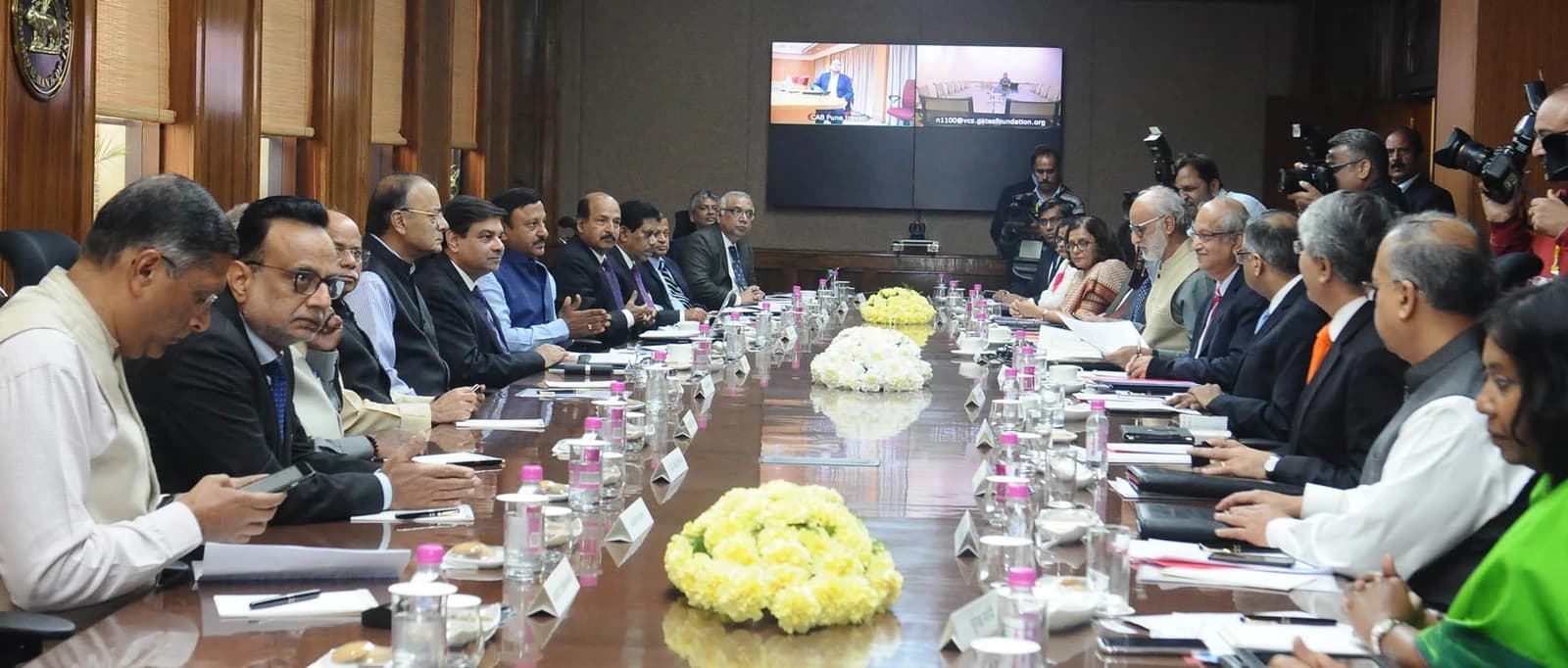 Shri Arun Jaitley chairs the 569th Central Board Meeting of RBI in New Delhi.