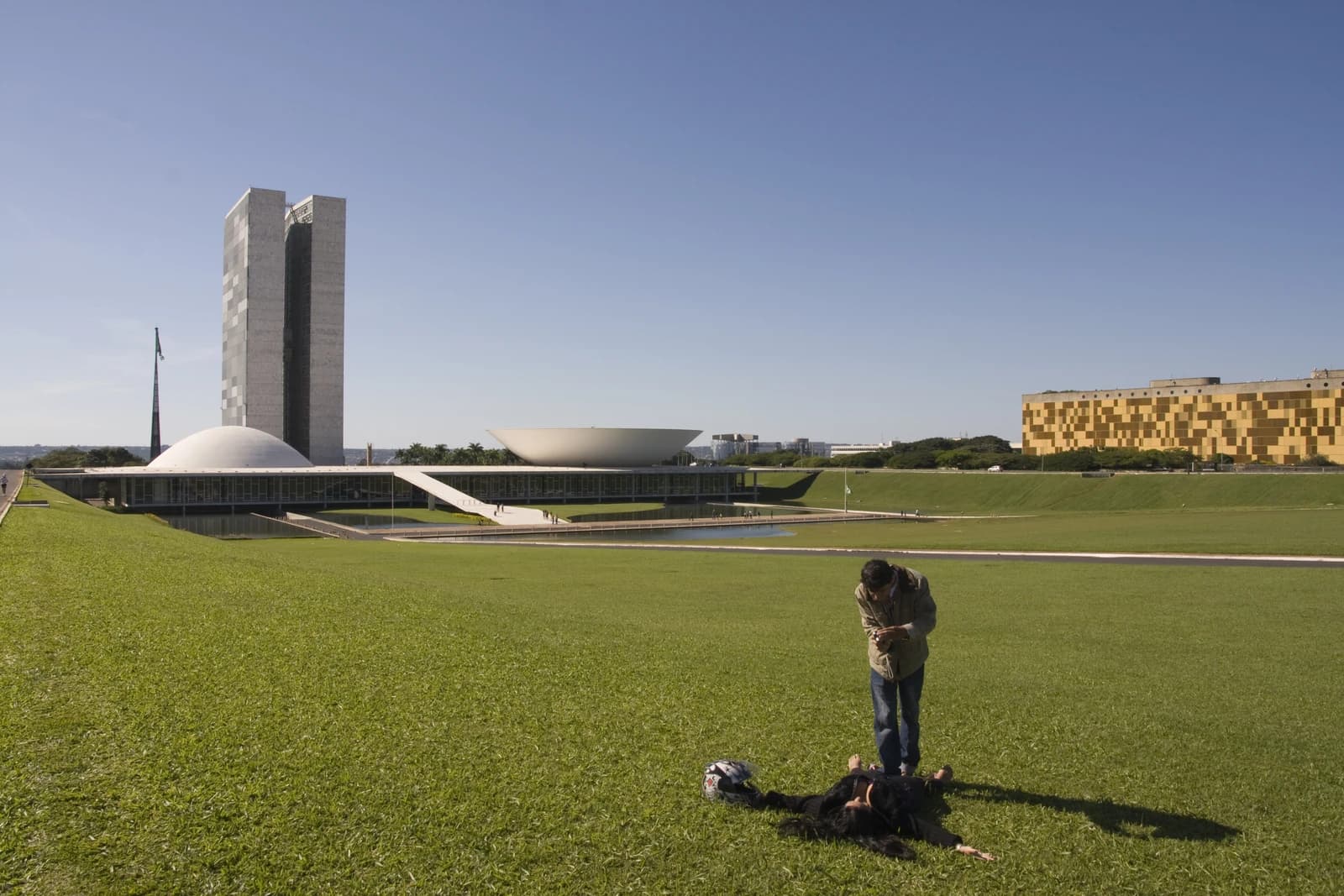 Exterior view of the Palácio Nereu Ramos, home to Brazil's National Congress.