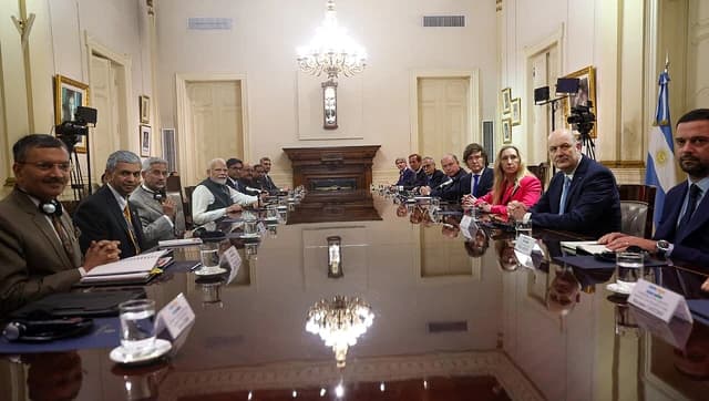 Javier Milei, President of Argentina, at a delegation-level meeting in Casa Rosada.