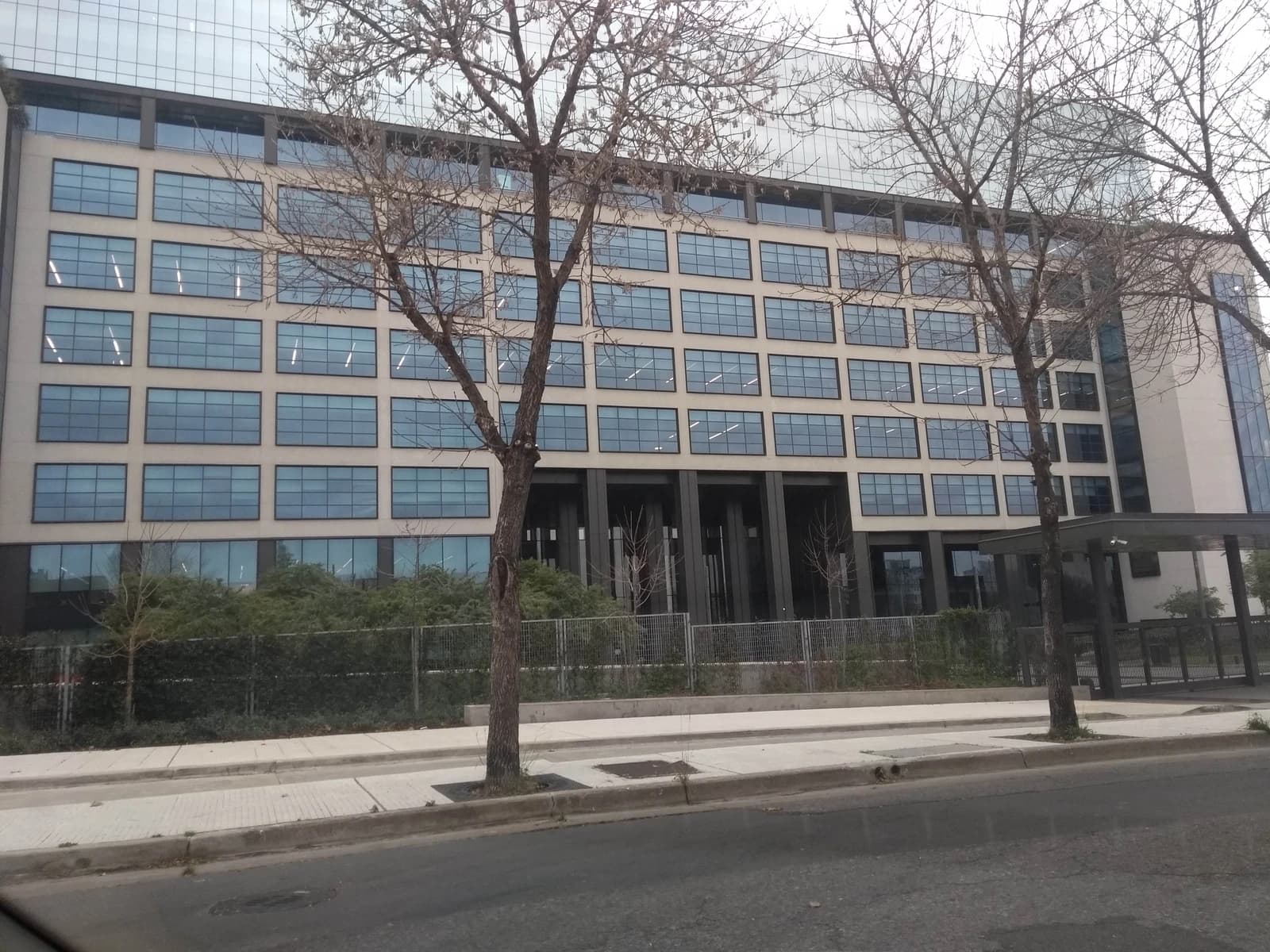Exterior view of the MercadoLibre building in Saavedra, Argentina.