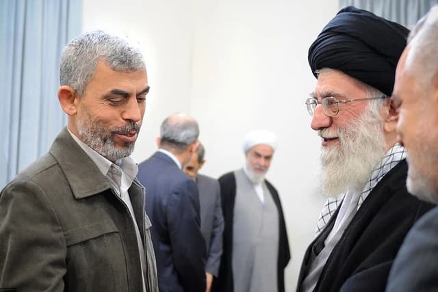Yahya Sinwar, leader of Hamas in Gaza, greeting Iranian Supreme Leader Ali Khamenei.