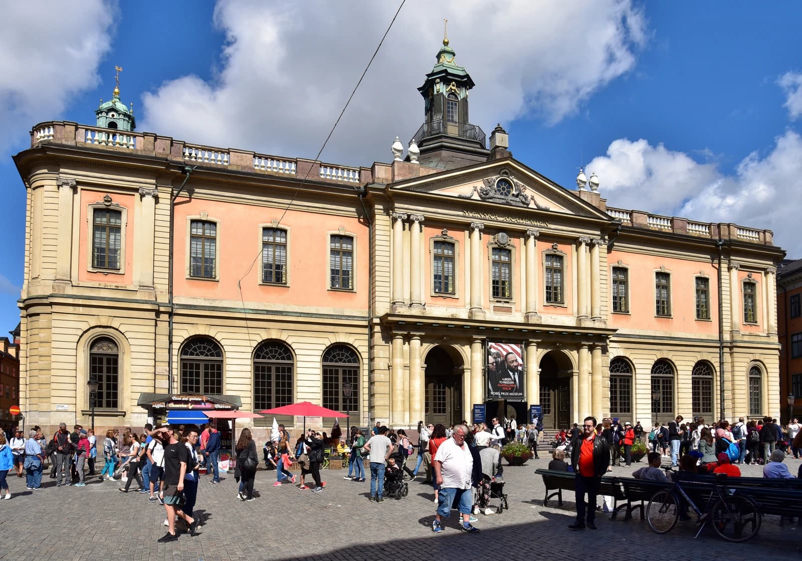 Börshuset, the building housing the Swedish Academy and Stockholm Stock Exchange, on a sunny day.