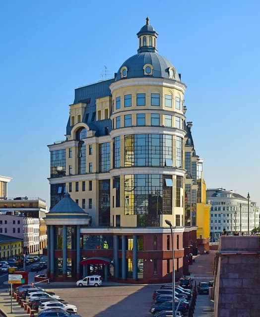 Exterior view of the Main Directorate of the Central Bank of Russia building in Moscow.