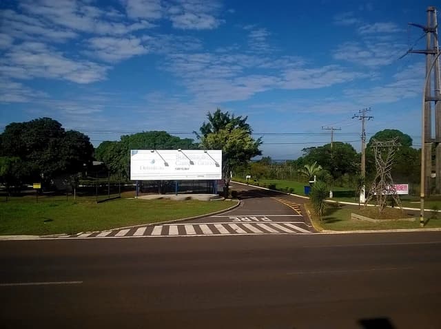 A sign for Eletrobrás Subestação Campo Grande 138/13.8kV on a sunny day.