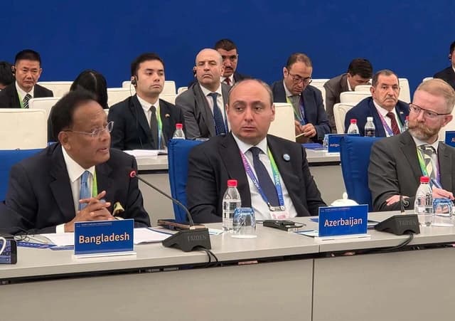 Fakir Mahbub Anam speaking at a high-level meeting on artificial intelligence global governance.